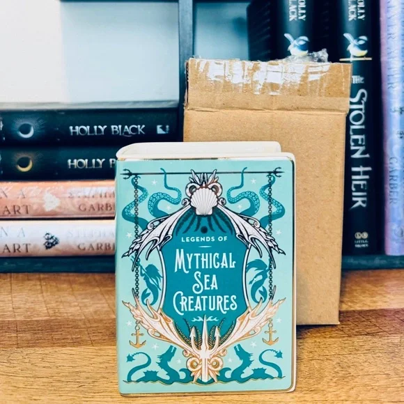 Illumicrate Exclusive Mythical Sea Creatures BOOK POT